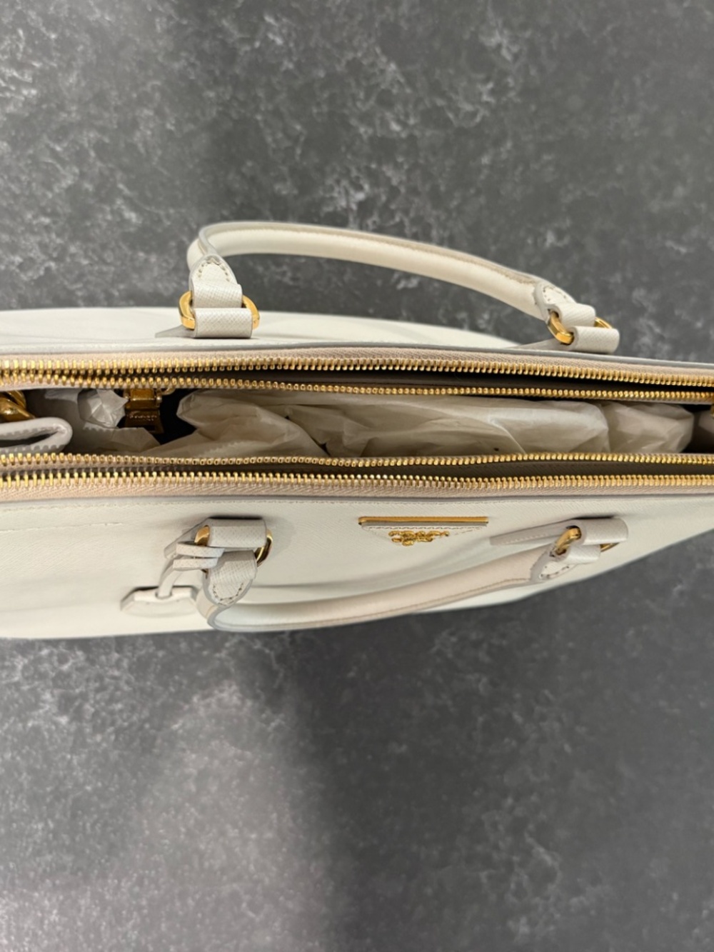 Prada B2756T Saffiano Leather Handbag - Picture 5 of 9